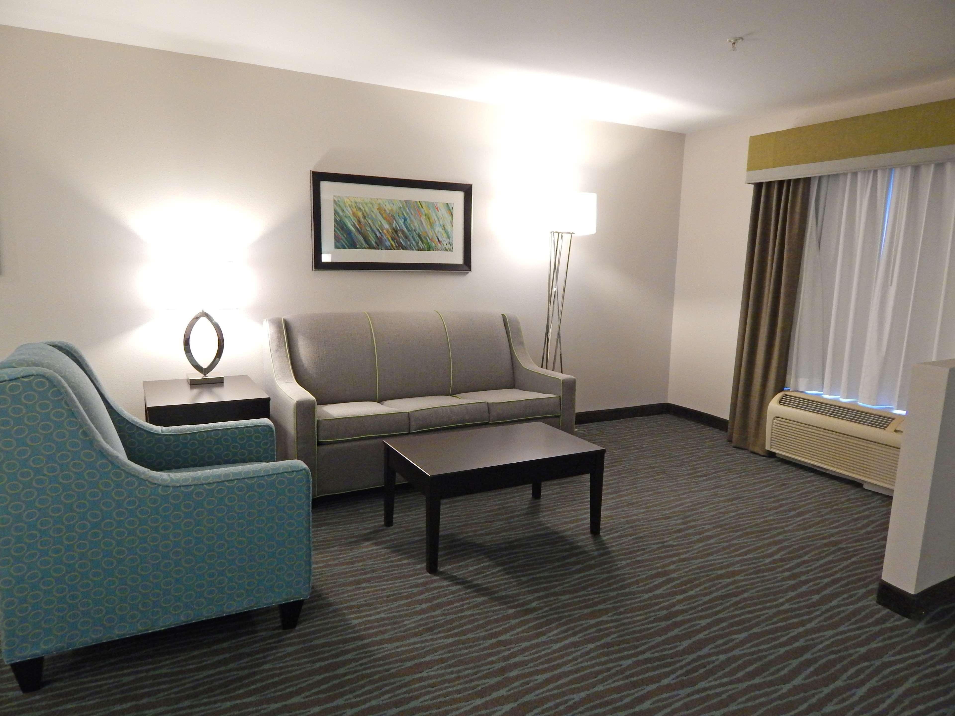 Best Western Golden Prairie Inn And Suites Sidney Bagian luar foto